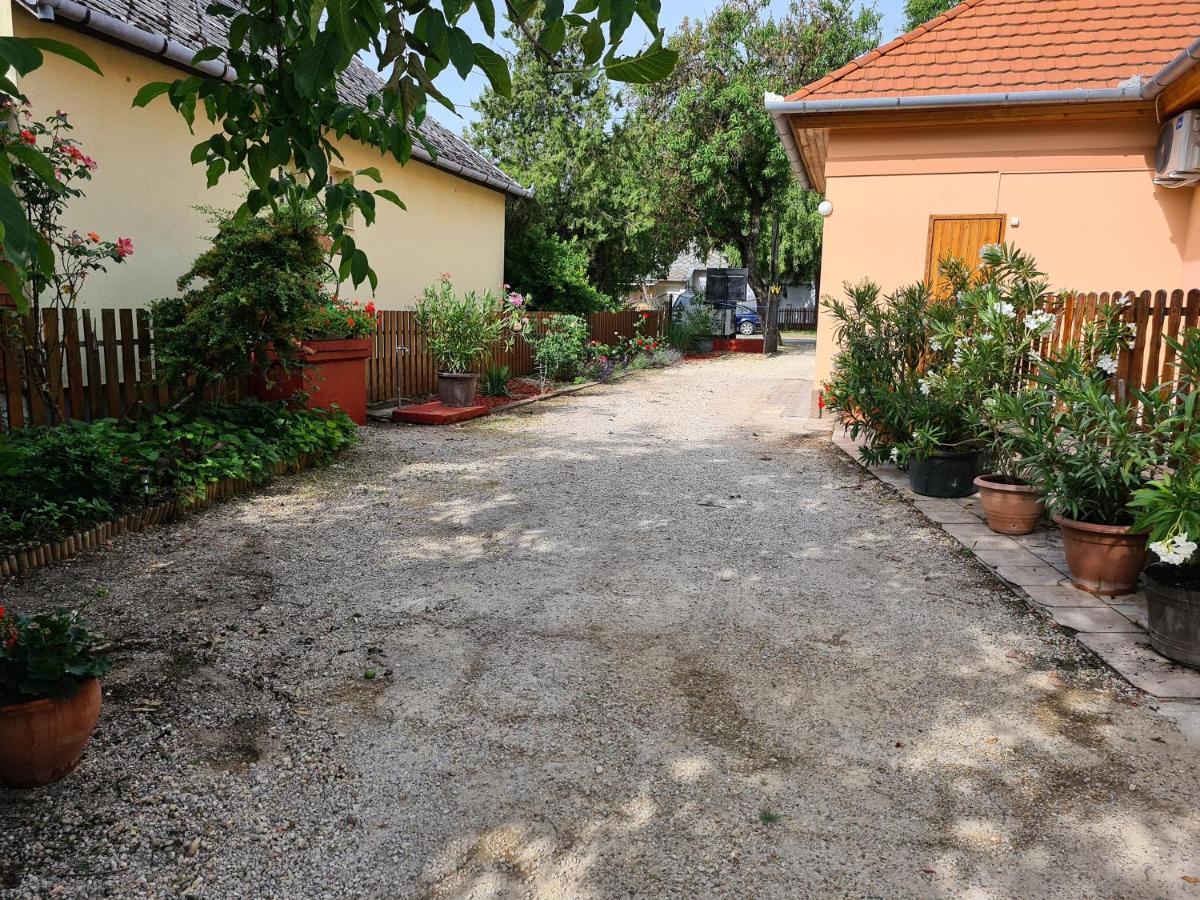 Kriszta Apartman Balatongyörök Exterior foto
