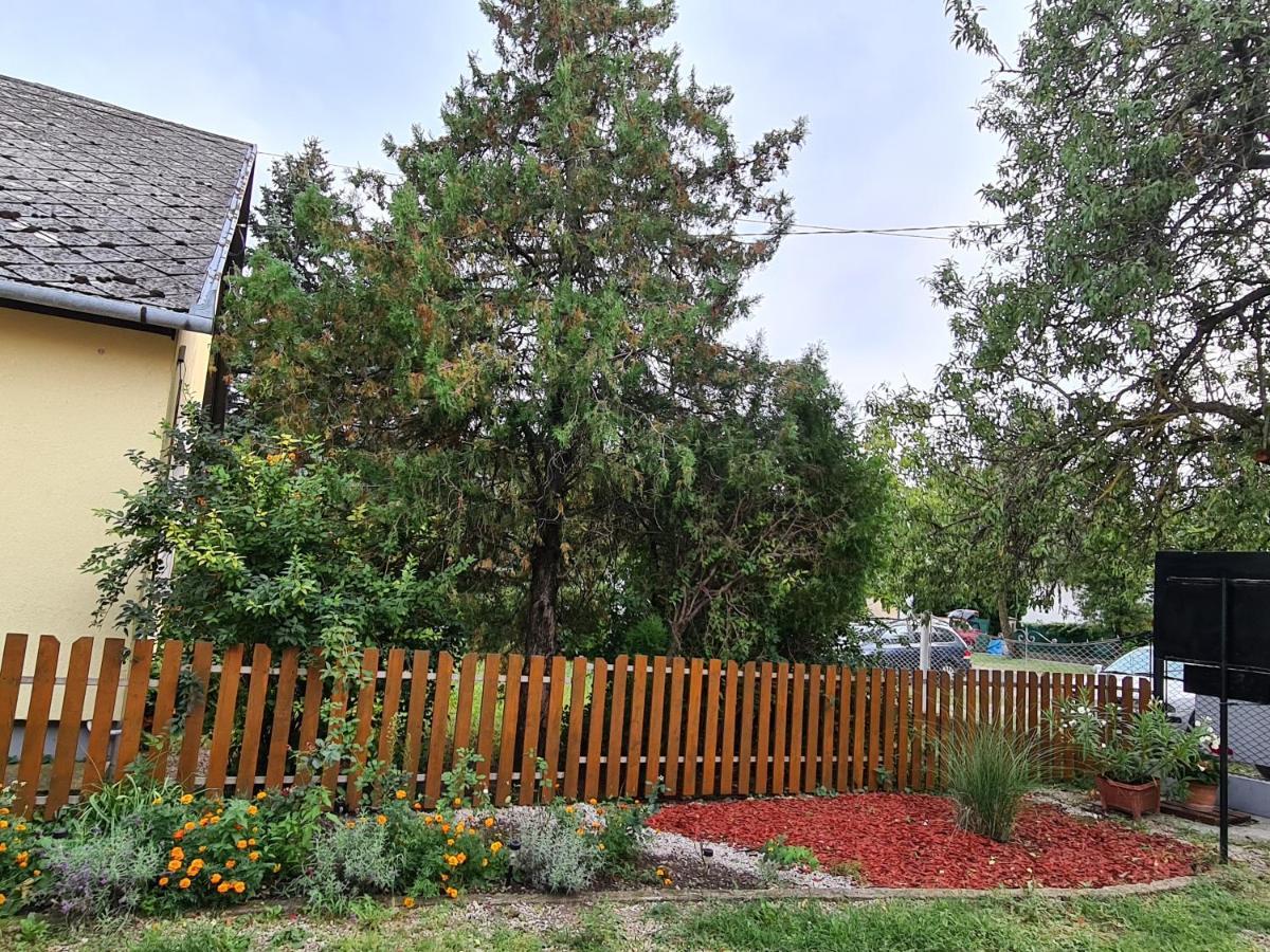 Kriszta Apartman Balatongyörök Exterior foto